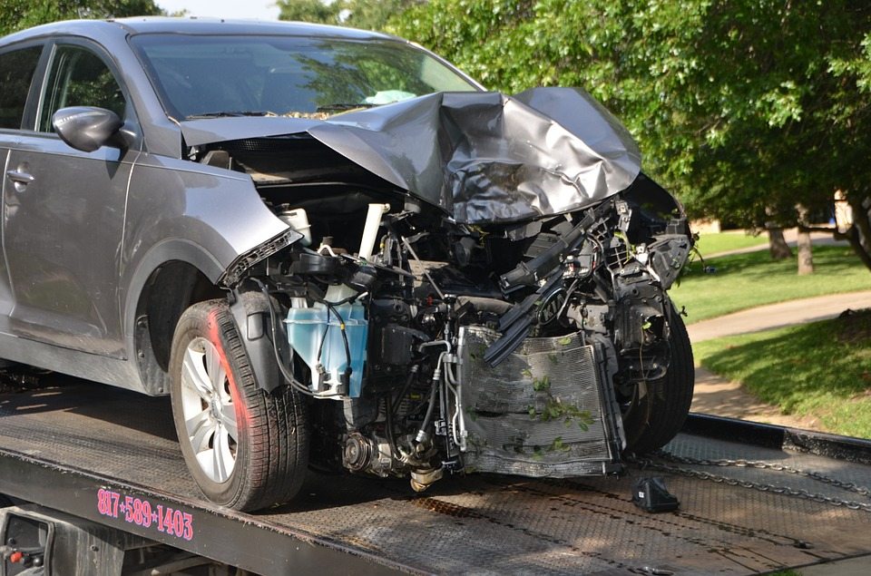 Alleged car seatback failures blamed for more than 100 accidents in 30  years, primarily involving kids - CBS News